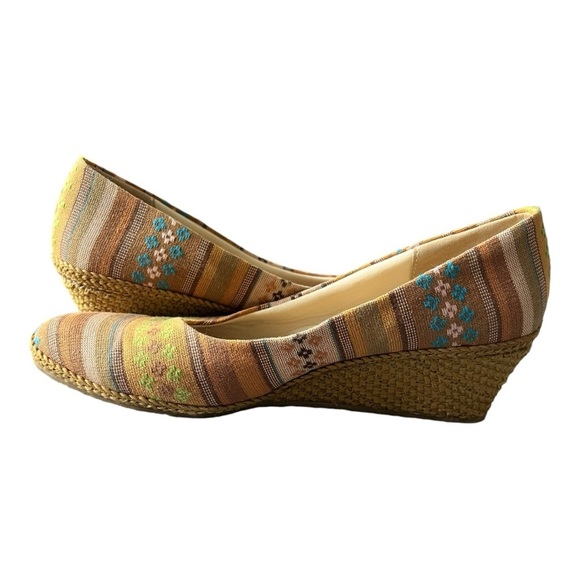 Beacon Wedge Pumps Women 8.5 SS Espadrilles Slip-On Closed Toe Tapestry Bohemian - Picture 3 of 7